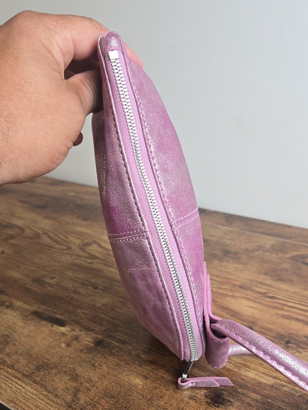 HOBO Sable 100% Leather Wristlet Metallic Pink Wristlet Clutch Euro Boho - Picture 6 of 11
